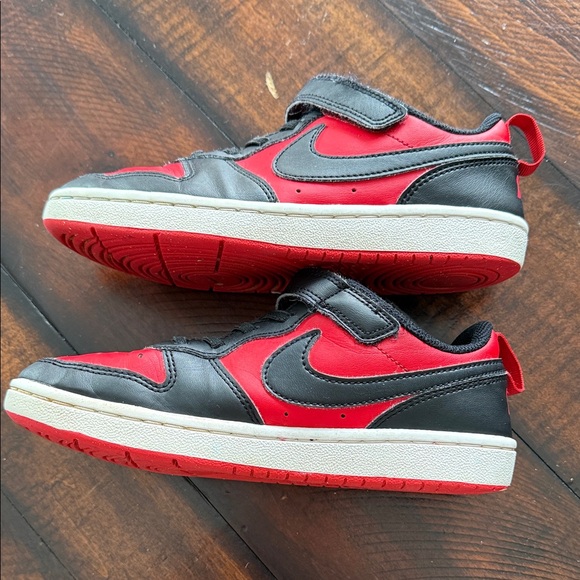 Nike Kids Black and Red Sneakers - Picture 3 of 11
